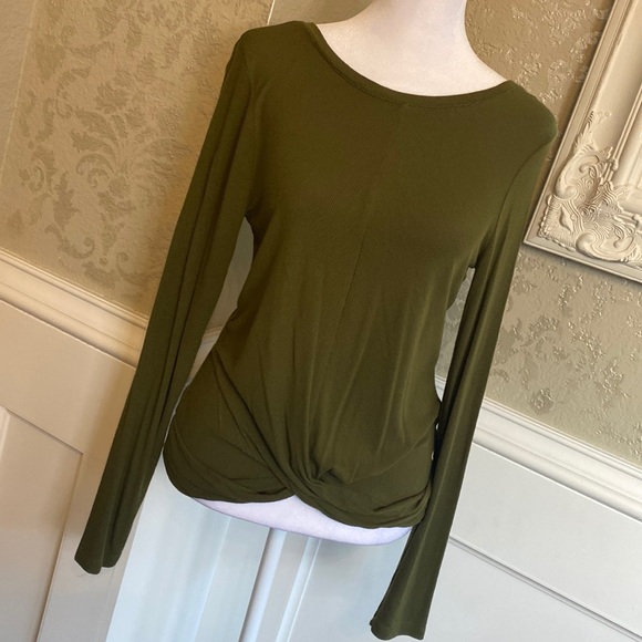 GAP Tops - Gap Fit Long Sleeve Olive Comfy Twist Front Top Size S